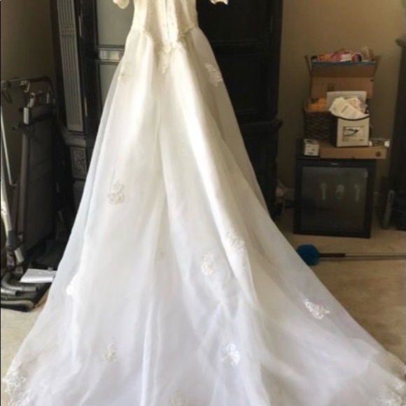 PRICE DROP!❤️Wedding dress + veil! exquisite detail to design your own gown!!! - Picture 3 of 12